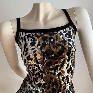 🦋✨ 2/15$ TOPS ✨🦋  Cheetah velvet top